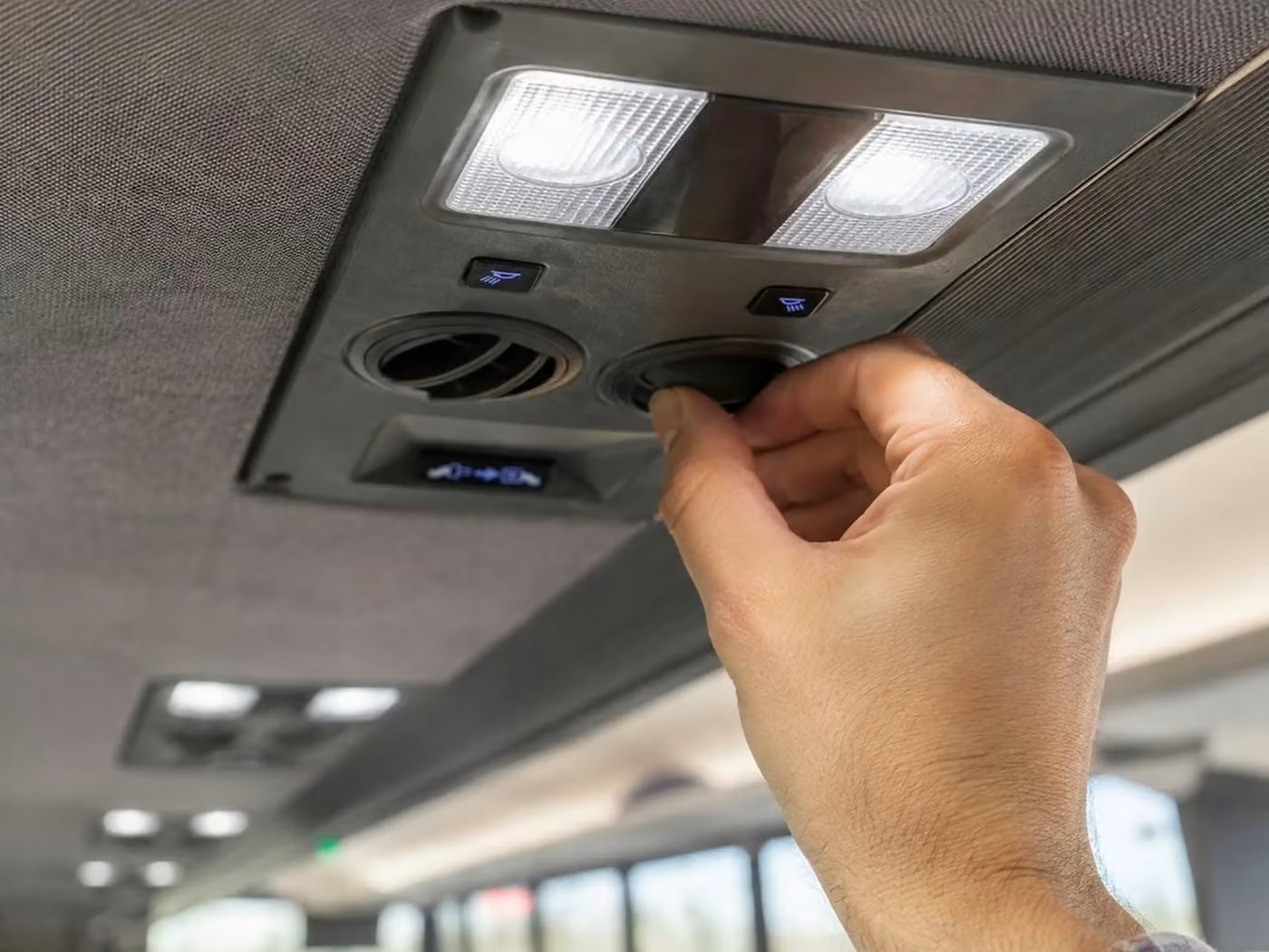 mcdonough 28 passenger minibus air conditioning