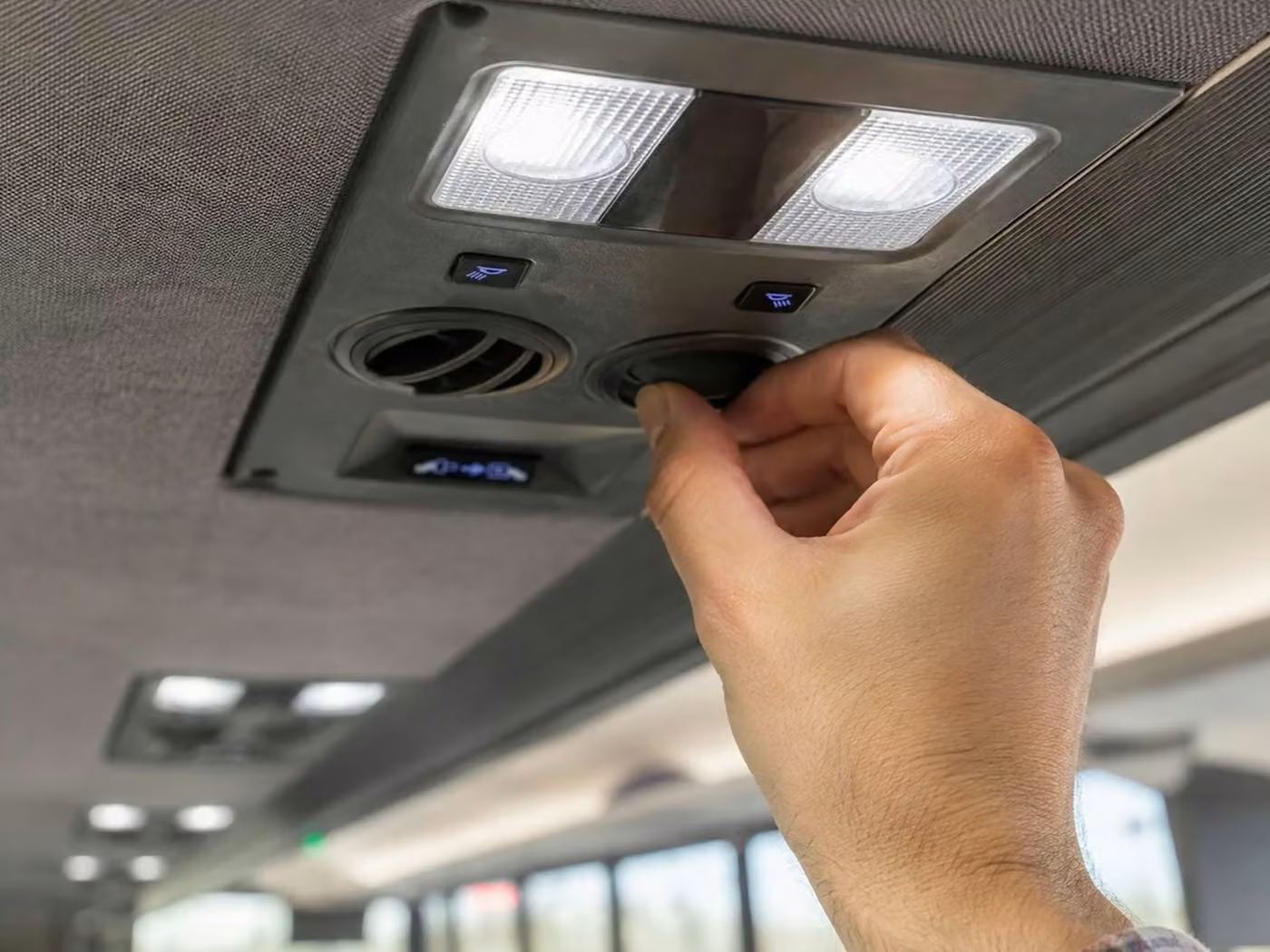 mcdonough 35 passenger minibus air conditioning