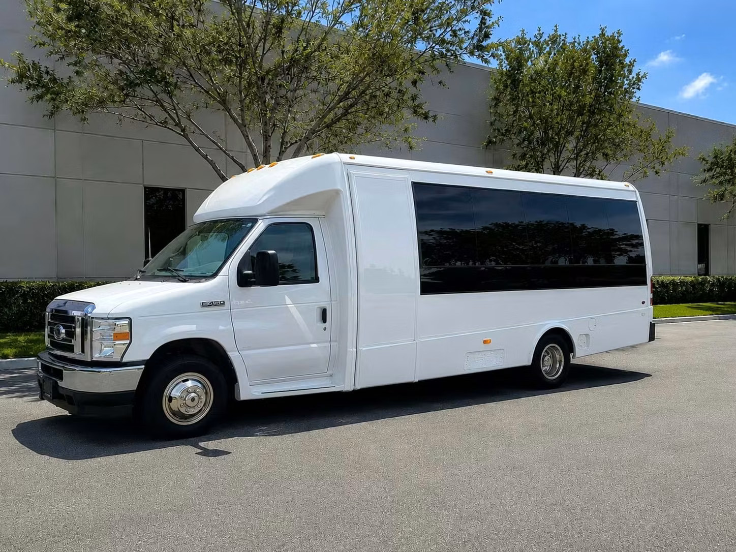 15 passenger minibus